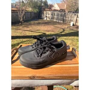 Five Ten Freerider Biking Shoes Size 9.5